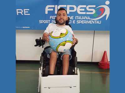 Il 27enne Donato Grande, capitano della Oltre Sport: � stato lui, grazie all�idea di un crowfunding, a dare il via al sogno del calcio in carrozzina
